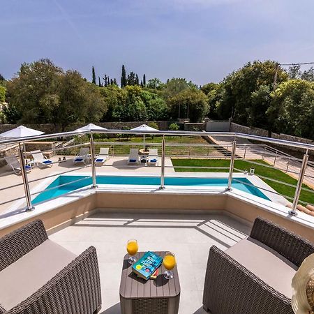 Villa Johnnie Pouládes المظهر الخارجي الصورة