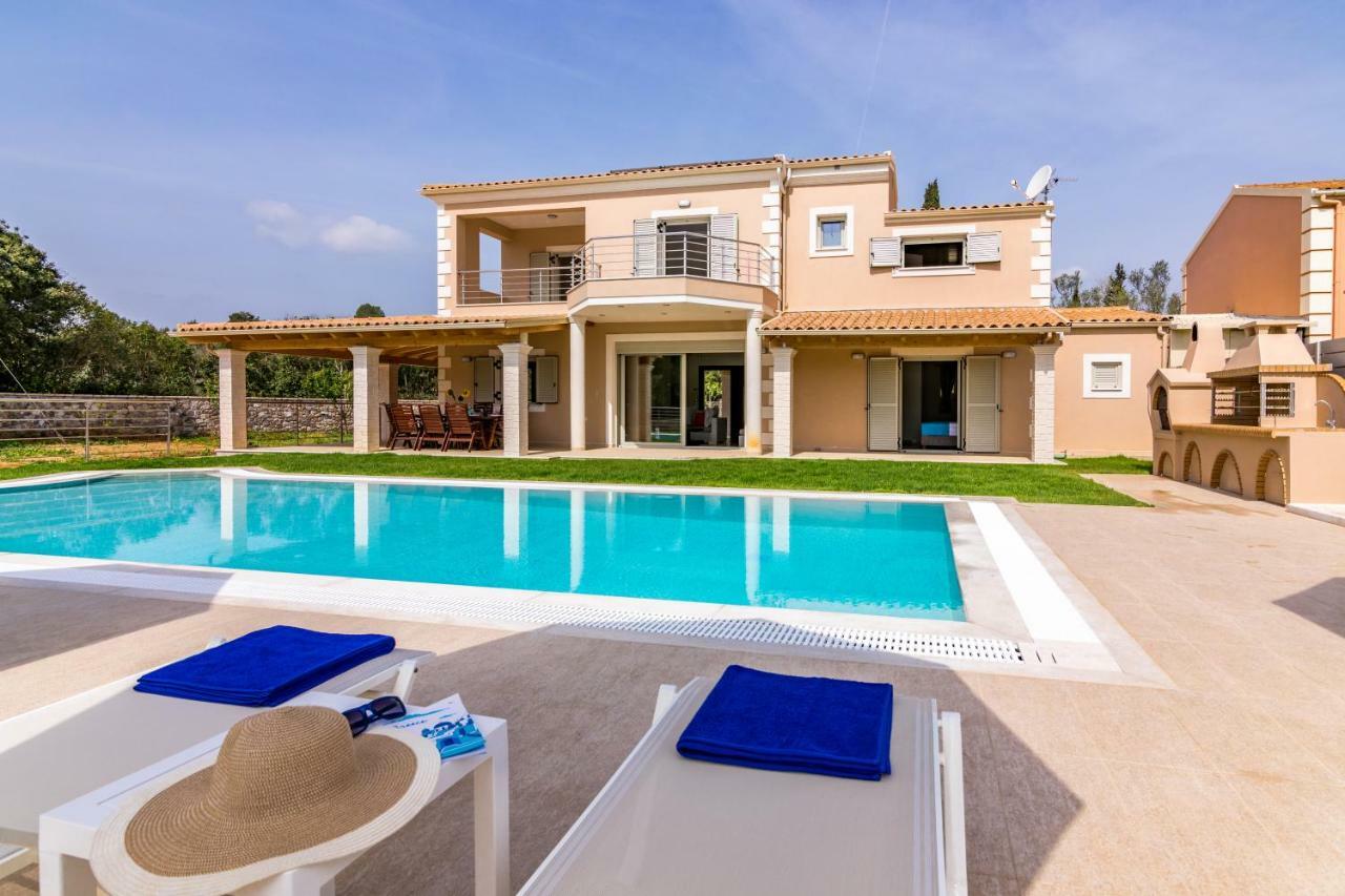 Villa Johnnie Pouládes المظهر الخارجي الصورة