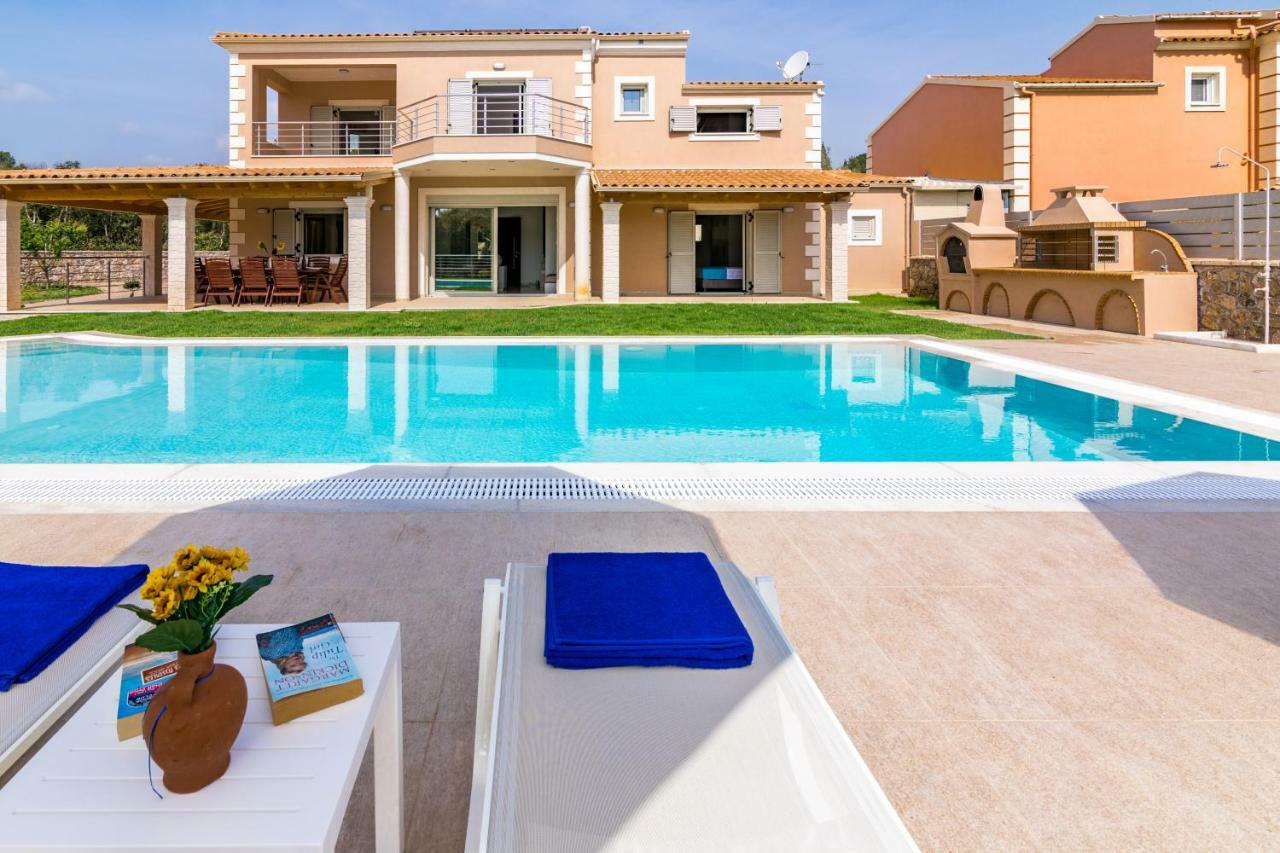 Villa Johnnie Pouládes المظهر الخارجي الصورة