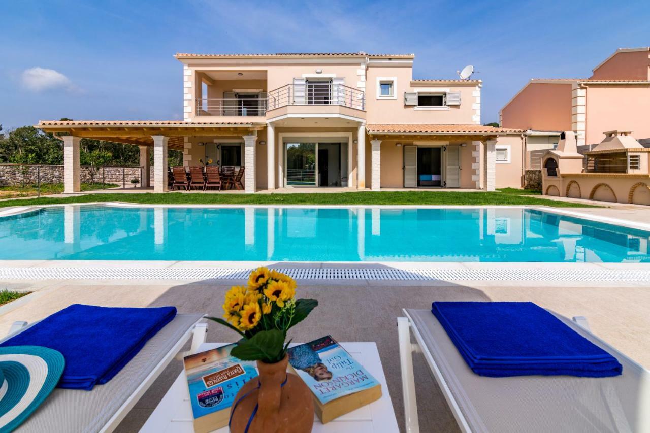 Villa Johnnie Pouládes المظهر الخارجي الصورة