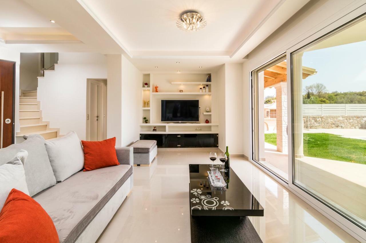 Villa Johnnie Pouládes المظهر الخارجي الصورة