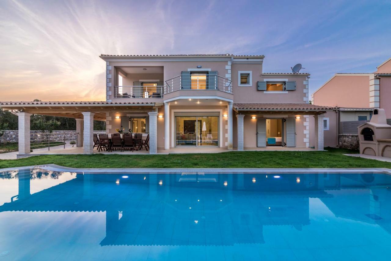Villa Johnnie Pouládes المظهر الخارجي الصورة