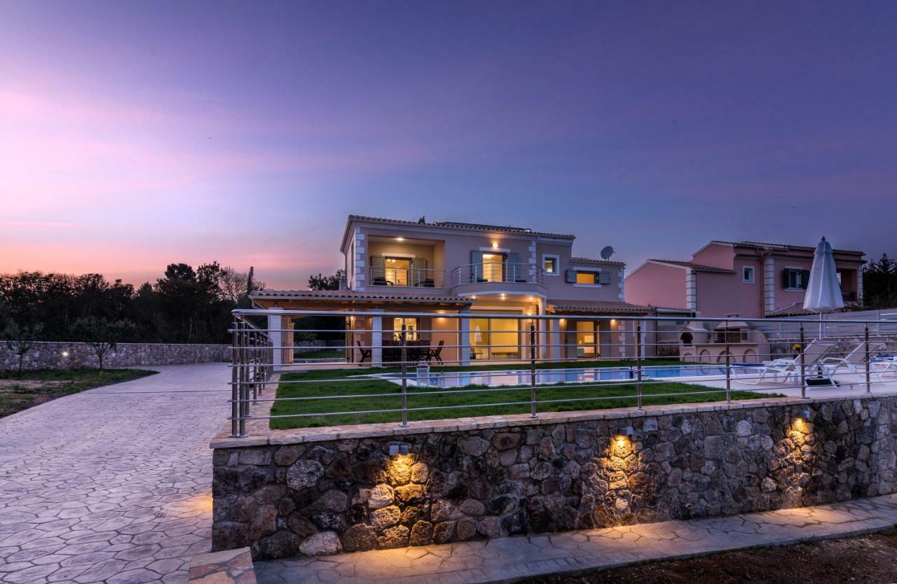 Villa Johnnie Pouládes المظهر الخارجي الصورة
